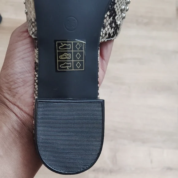 BEAST FASHION Women's Glittering Mules - Black and Gold - Picture 2 of 3